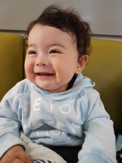 D.B. En la imagen, el hijo menor de Paula Silva, D.B., quien padece AME tipo 2, condición que le destruye las neuronas motoras.
(Foto proporcionada por Paula Silva).